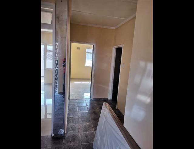 1 BEDROOM APARTMENT FOR SALE IN OVERPORT